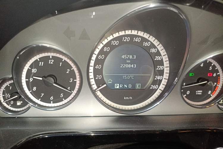 Used Mercedes-Benz E-Class 2011 E 260 L CGI Fashion Model Odometer Close Up