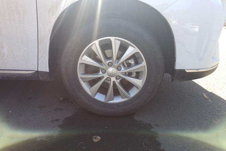 Used Haval M6 2021 PLUS 1.5T Manual Luxury Smart Connectivity Model Right Front Wheel Hub