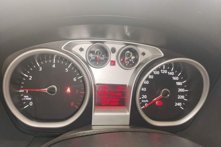 Used Ford Focus 2013 Hatchback Classic 1.8L Manual Fashion Edition
