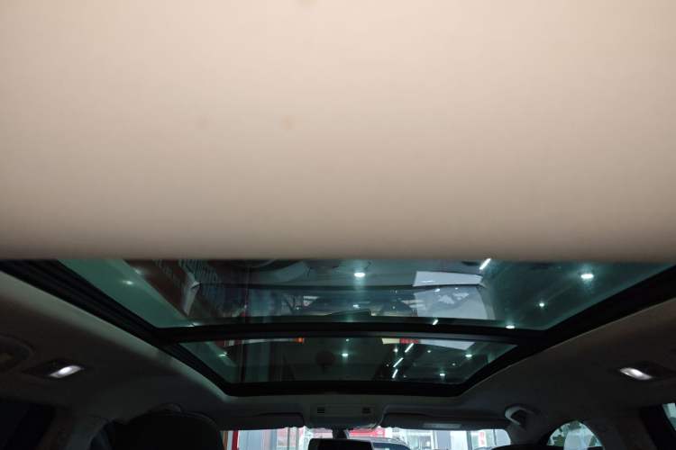 Used Volkswagen Tayron 2019 330TSI Two-Wheel Drive Luxury Model China VI Standard