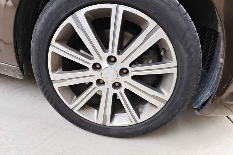 Used Peugeot 408 2014 1.6T Automatic Prestige Edition Right Front Wheel Hub