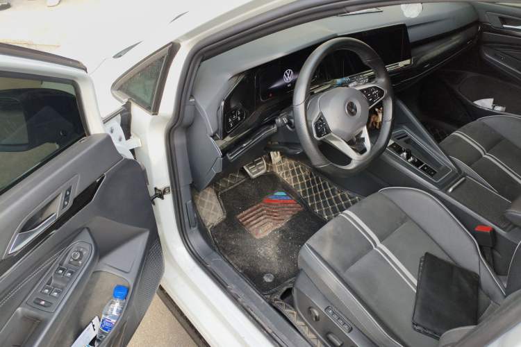 Used Volkswagen Golf 2021 280TSI DSG R-Line Driver Seat