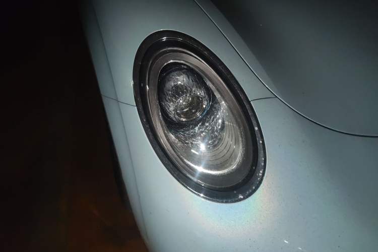 Used ORA Lightning Cat 2022 555 km Luxury Edition Right Front Headlight