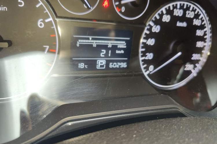 Used Nissan Tiida 2013 1.6L CVT Cool Cafe Edition Odometer Close Up