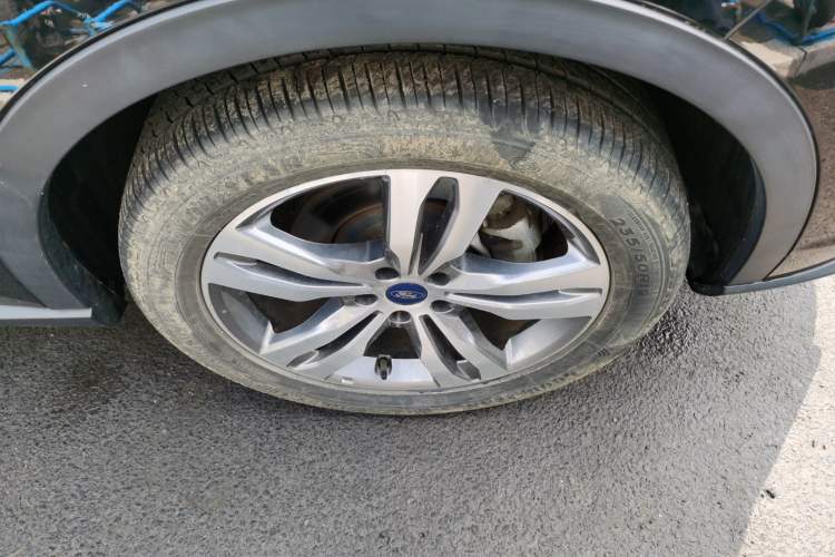 Used Ford Equator Sport 2022 Facelift EcoBoost 170 Prestige Model Right Front Wheel Hub