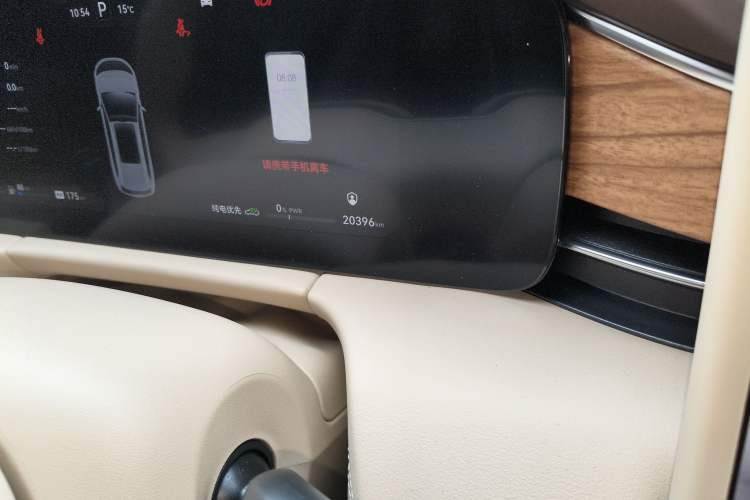 Used Hima AITO M7 2024 1.5T Intelligent Driving 4WD Max Edition 5 Seats Odometer Close Up