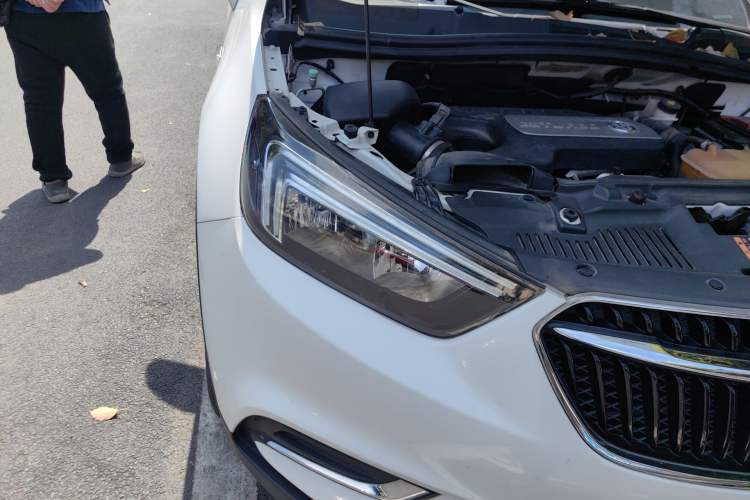 Used Buick Encore 2018 18T Automatic Two-Wheel Drive Urban Leading Model Right Front Headlight