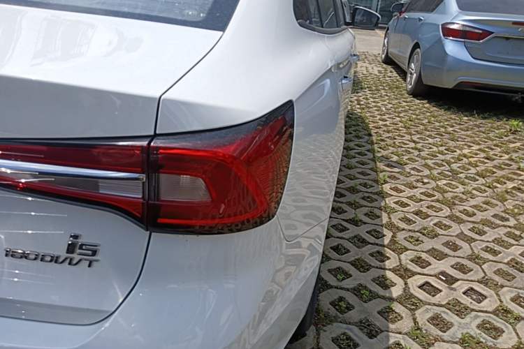 Used Roewe i5 2020 1.5L Manual 4G Connect Luxury Edition