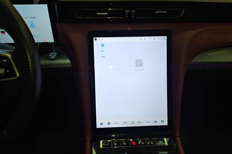 Used Hongqi H5 2023 2.0T Automatic Smart Connect Flagship Edition Audio And AC Panel