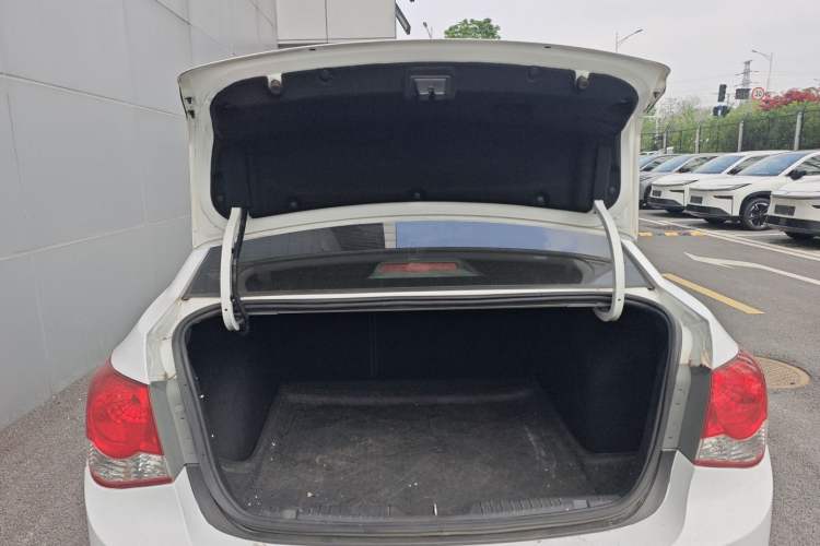 Used Chevrolet Cruze 2013 1.6L SE MT
