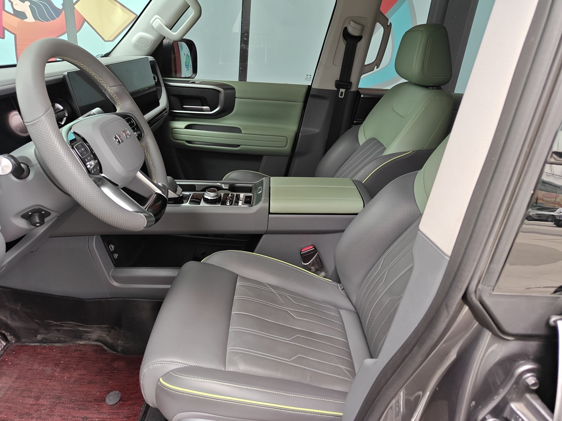 المقاعد الأمامية داخل السيارة