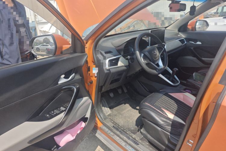Used Baojun 510 2017 1.5L manual Comfort trim