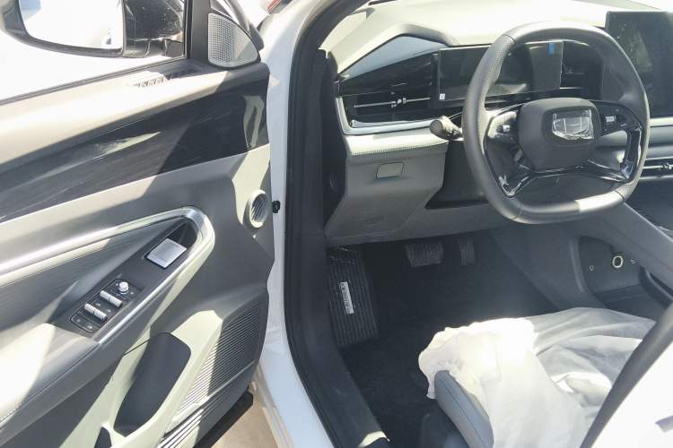 Used Geely Auto Emgrand X7 Sport 2026 Model 1.5TD Aspirational
