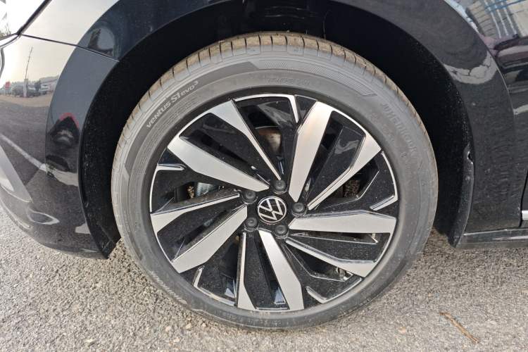 Used Volkswagen Passat 2026 Model, Outstanding 380TSI Longteng Edition Left Front Wheel Hub
