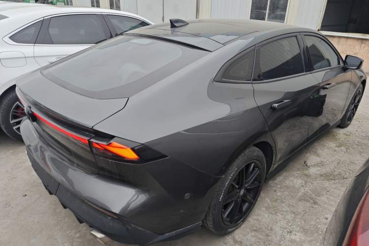 Used CHANGAN UNI-V 2022 1.5T Smart Navigation Version Rear Right 45 Deg