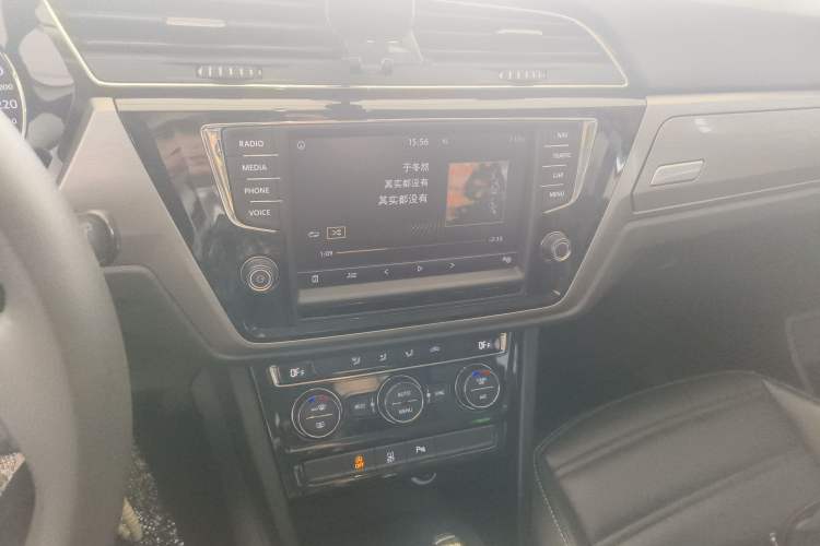 Used Volkswagen Touran 2018 Volkswagen Touran L 280TSI DSG Comfort Edition 7 Seats China VI Standard