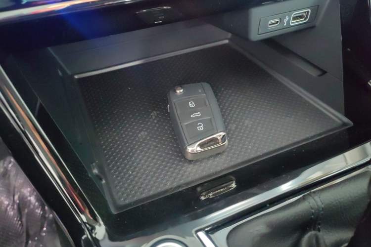 Used Volkswagen Passat New Energy 2025 430 PHEV Hybrid Business Edition Vehicle Key