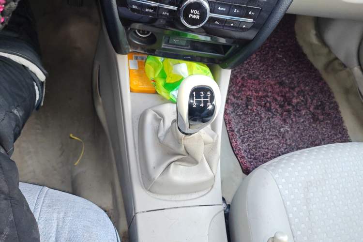 Used Soueast V3 Lingyue 2013 Revised Version 1.5L Manual – Affordable Edition Gear Lever