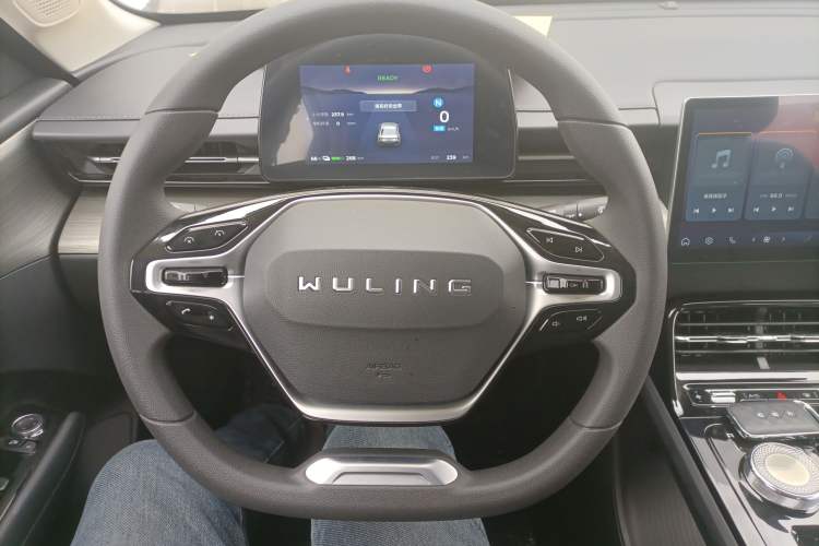 Used Wuling E5 2024 410 km Standard Version
