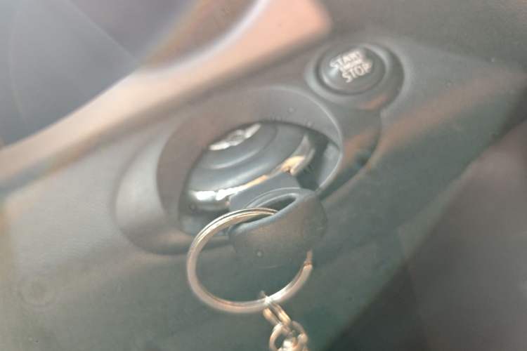 Used MINI MINI 2011 1.6L COOPER Fun