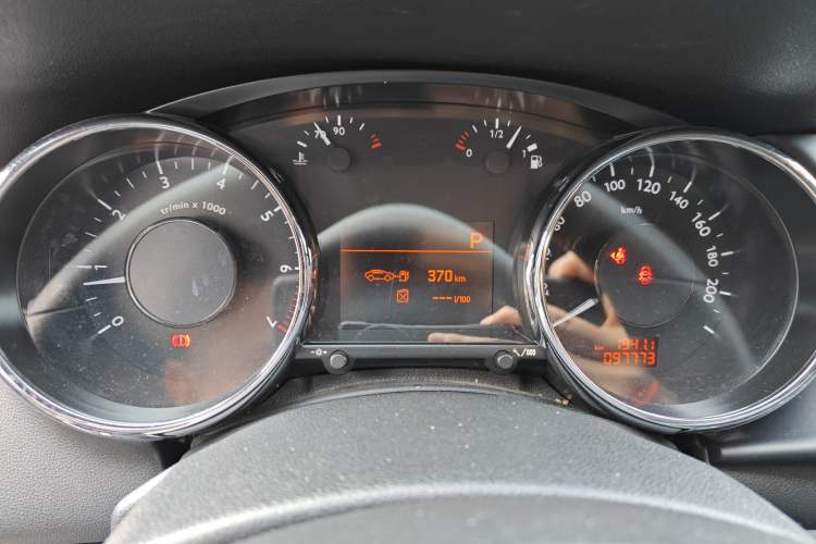 Used Peugeot 3008 2015 2.0L Automatic Classic Edition