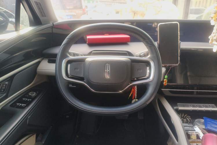 Used Lincoln Nautilus 2023 2.0T All-Wheel-Drive Luxury Edition Steering Wheel