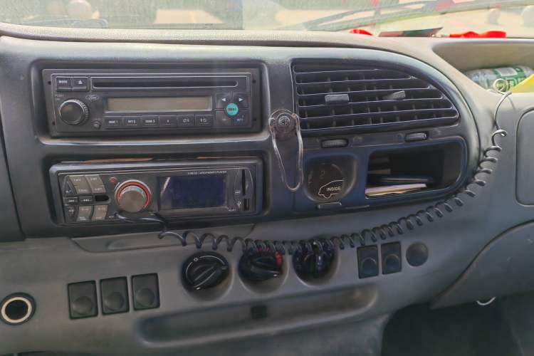 Used Ford Classic Transit 2013 2.8T Facelifted Diesel Van - Short Wheelbase Mid-Roof Model JX493ZLQ4