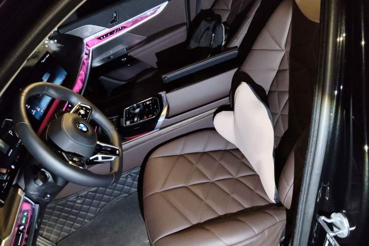 Used BMW 7 Series 2023 735Li M Sport Package Left Front Seat