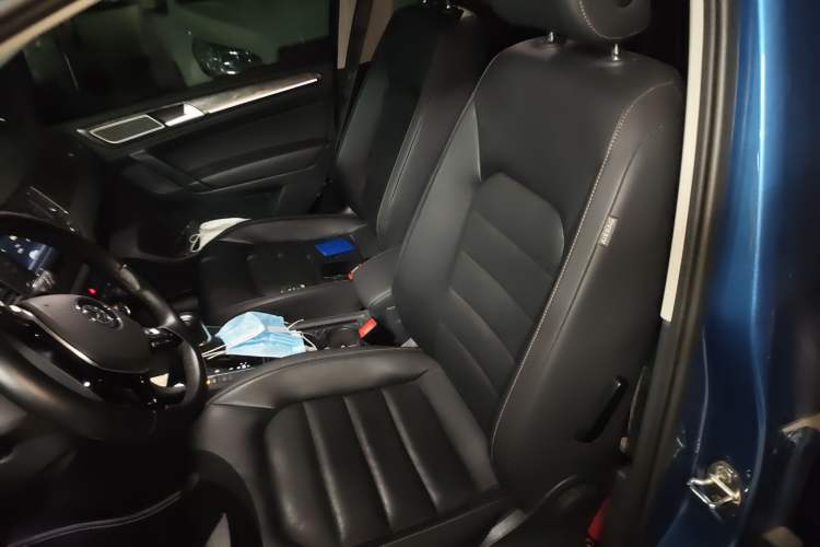 Used Volkswagen Golf Sportsvan 2016 230TSI Automatic Luxury Version
