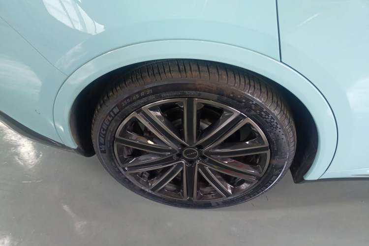 Used Hima Luxeed R7 2025 Range-Extended Version 251 km Max
