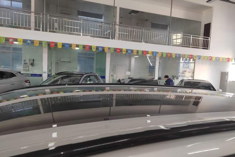 Used Dongfeng eπ eπ008 2025 210 Ultra Range-Extended Version 5 Seats
