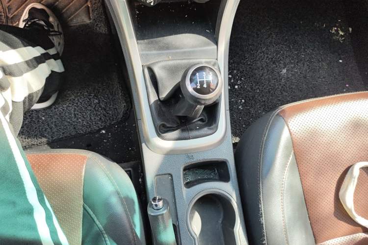 Used BYD F3 2015 Energy-Efficient Model 1.5L Manual Comfort Edition Gear Lever