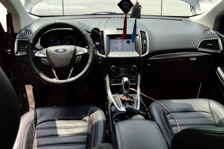 Used Ford Edge 2016 EcoBoost 245 Two-Wheel-Drive Titanium 7-Seater
