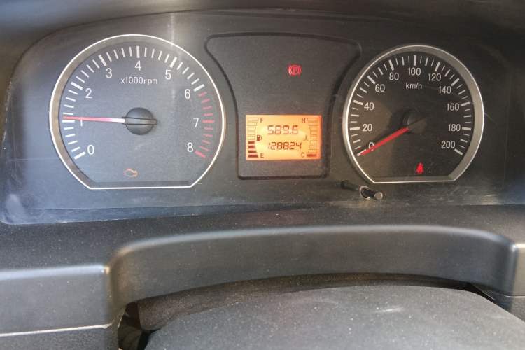 Used FORTHING Lingzhi 2015 M3 1.6L 7-Seater Standard Model
