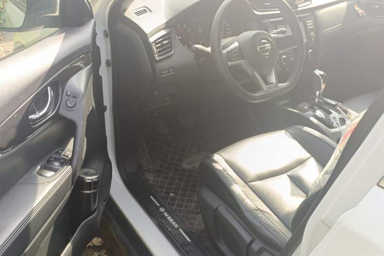 Used Nissan X-Trail 2017 2.0L CVT Comfort Edition 2WD Driver Seat