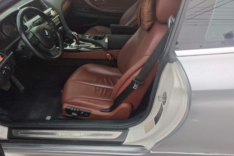 Used BMW 6 Series 2012 640i two-door coupe Left Front Seat