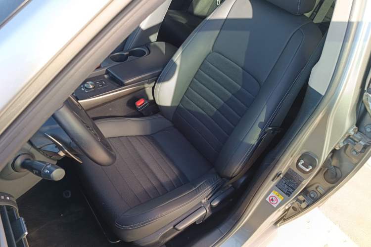 Used Lexus IS 2017 300 Leading Edition
