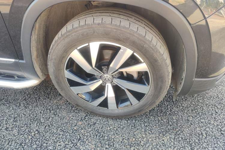 Used Volkswagen Tayron 2021 330TSI Two-Wheel Drive 30th Anniversary Edition Right Front Wheel Hub