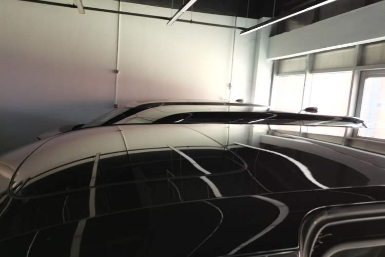 Used Volvo EM90 2025 Ultra Six-Seater Roof