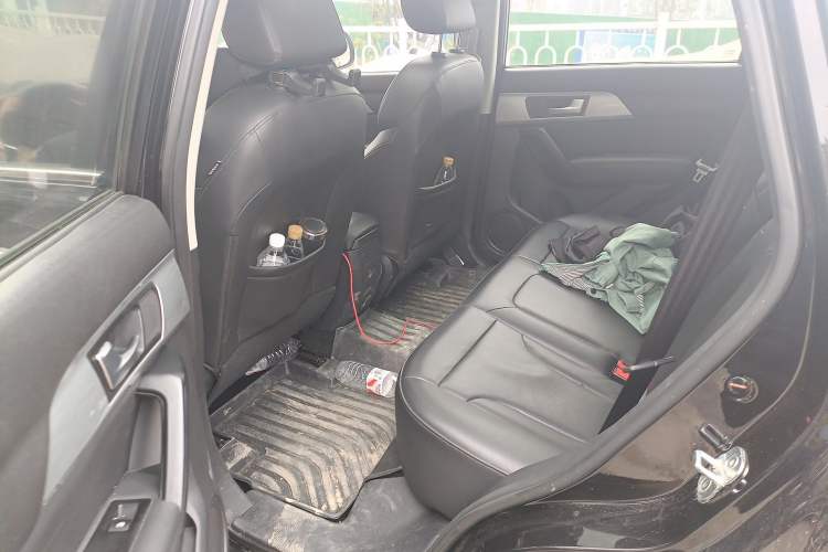 Used Haval H2 2018 Chuanxiang Edition Blue Badge 1.5T Manual Two-Wheel Drive Fashionable Model