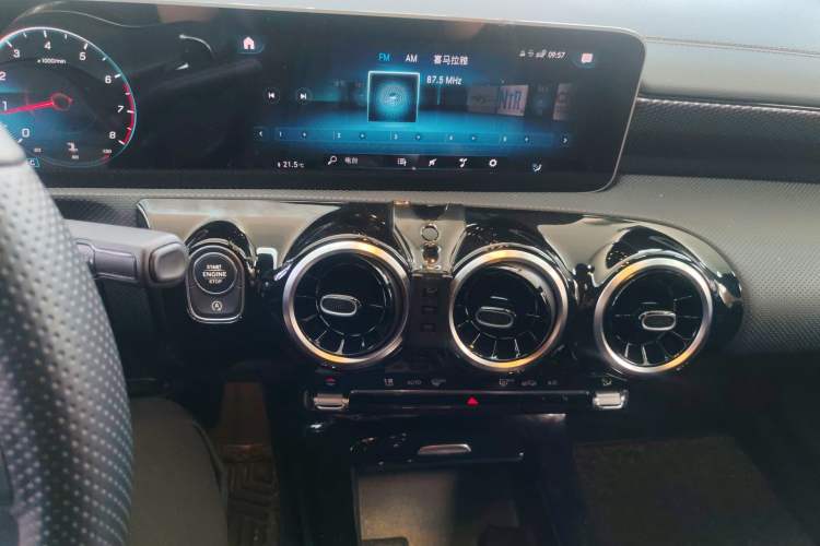 Used Mercedes-Benz A-Class 2019 A 200 L Audio And AC Panel