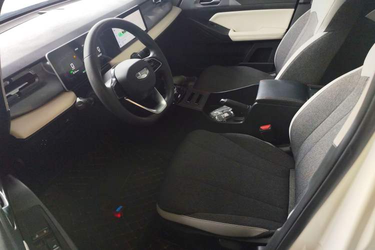 Used Geometry E Firefly 2024 301km Flowing Light Left Front Seat