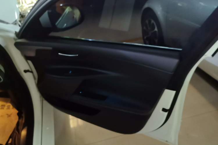 Used Jaguar XE 2017 2.0T 200 PS R-Sport