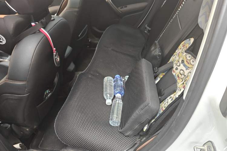 Used Peugeot 2008 2015 1.6THP Roland Garros Edition Left Rear Seat