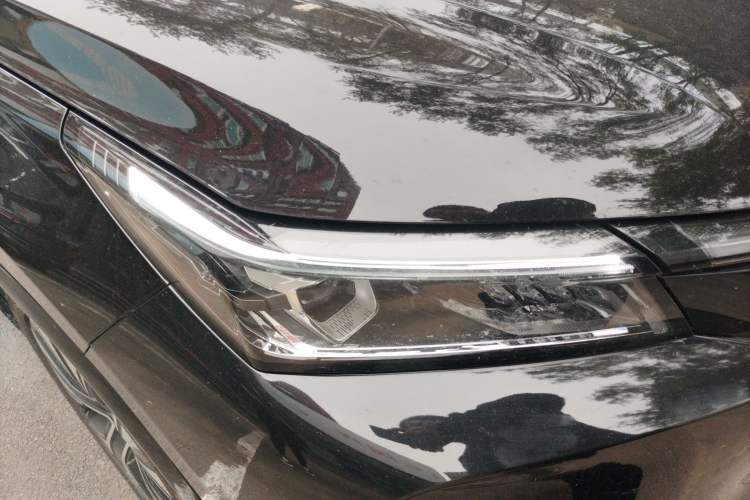 Used Landian E5 2024 Honor Edition 100KM Premium Model 7 Seats Right Front Headlight