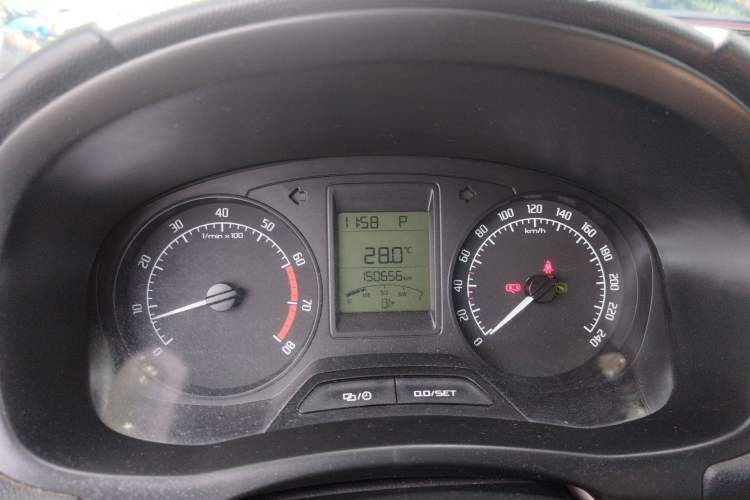 Used Skoda Fabia 2014 1.4L Automatic Crystal Edition
