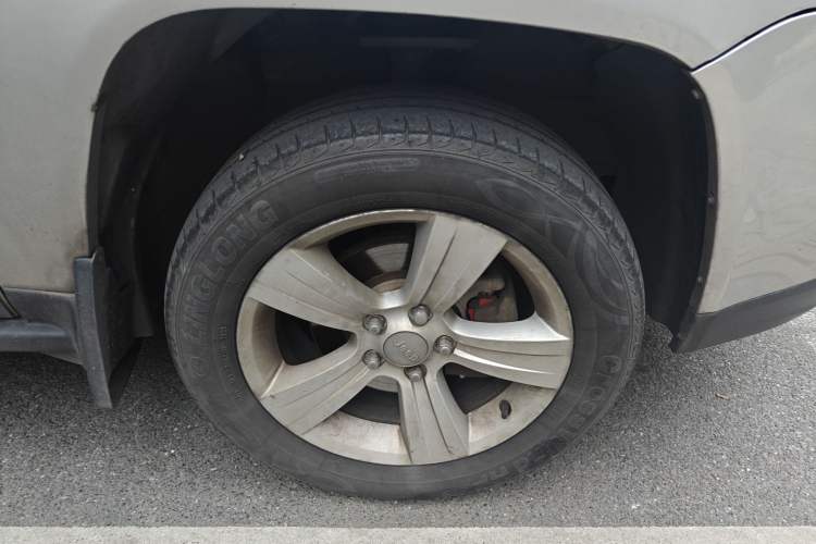 Used Jeep Compass 2011 2.4L four-wheel drive Comfort version