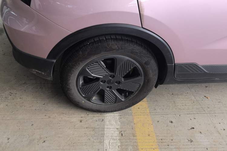 Used Geometry E Firefly 2024 401 km Fluorescent
