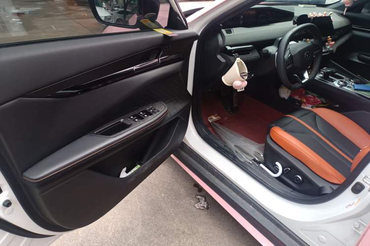 Used CHANGAN UNI-V 2024 1.5T Prestige Sport Edition Driver Seat