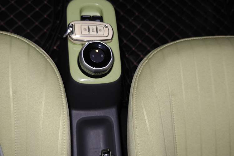 Used Geely Galaxy Panda 2023 Panda Mini 200km Endurance Bear
